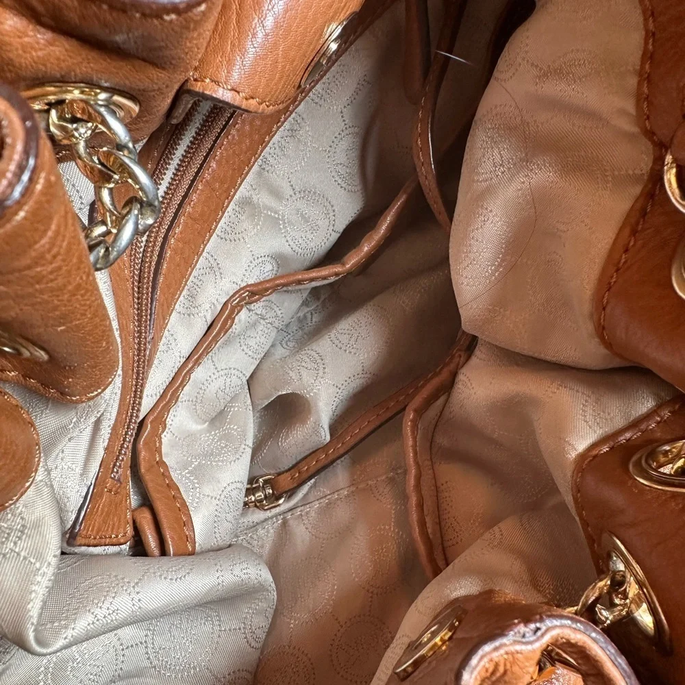 MICHAEL KORS JET SET CHAIN LARGE TAN BROWN LEATHER RING SHOULDER TOTE BAG